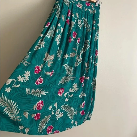 Sag Harbor Midi Skirt - Picture 4 of 6